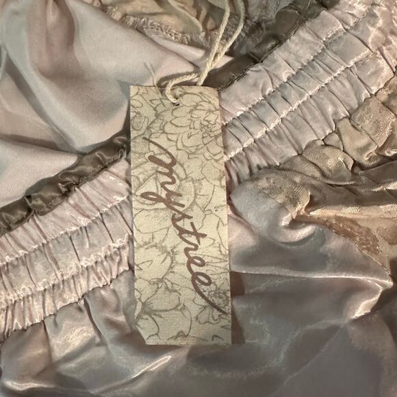 NWT! Mystree Women’s Sz M Or Sz Lg Satin Animal Print Shorts Cream Beige K112 - Picture 3 of 12